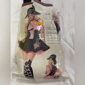 Women’s sexy pirate costume